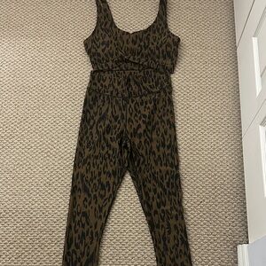 The Upside (Designed in Australia) patterned activewear top and leggings set